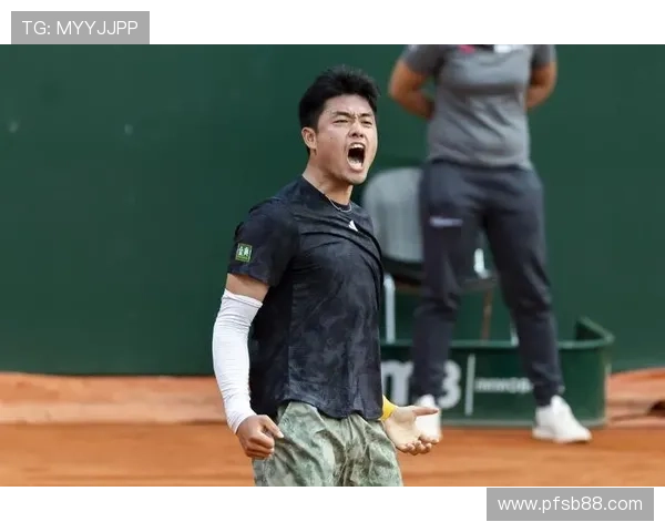 戴维斯杯吴易昺助中国扳平比分