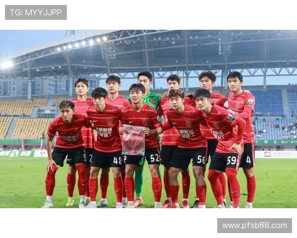 三镇对决成都 五外援先发争锋